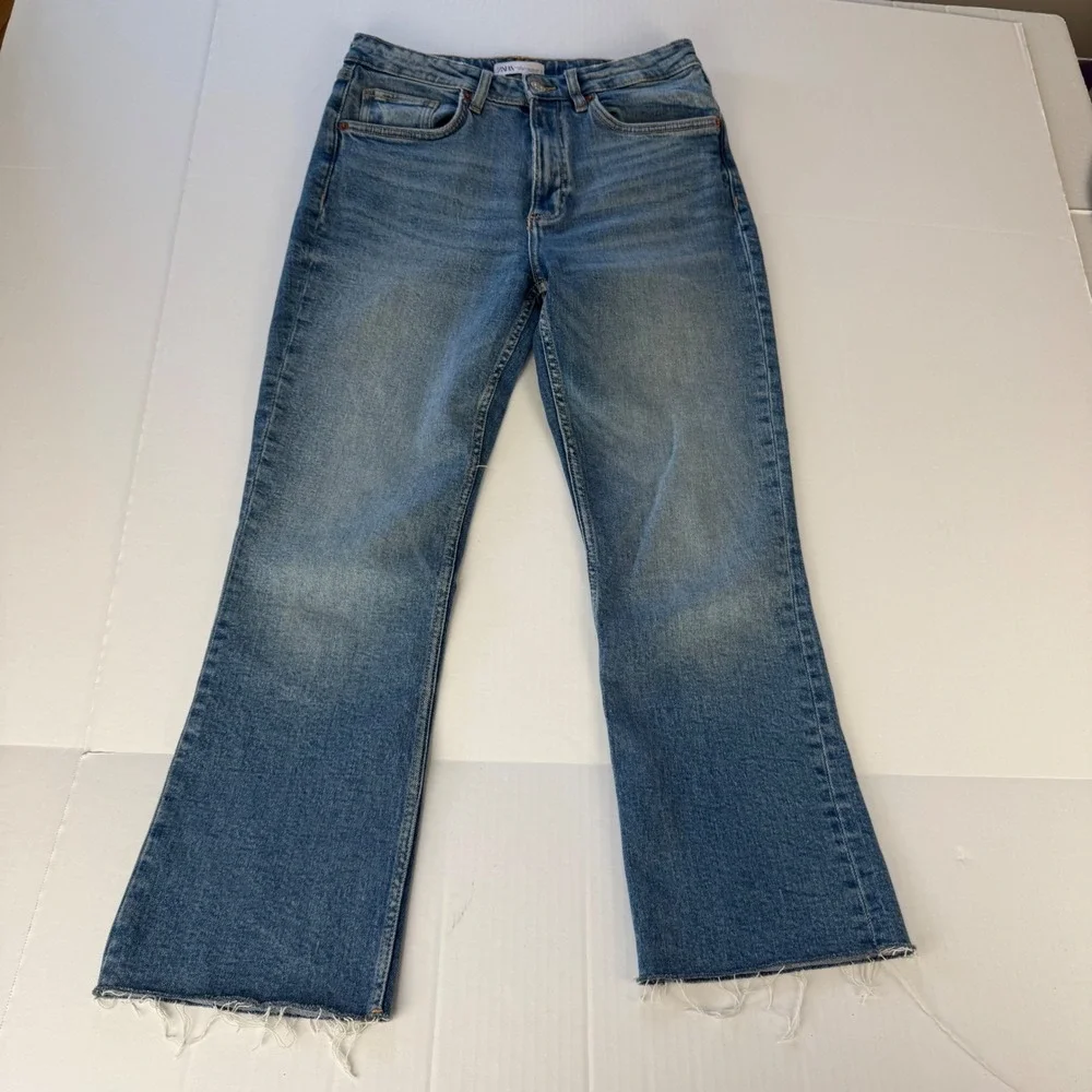 Zara Womens High Rise Straight Leg Raw Hem Cropped Jeans Medium Wash Size‎ 6 28